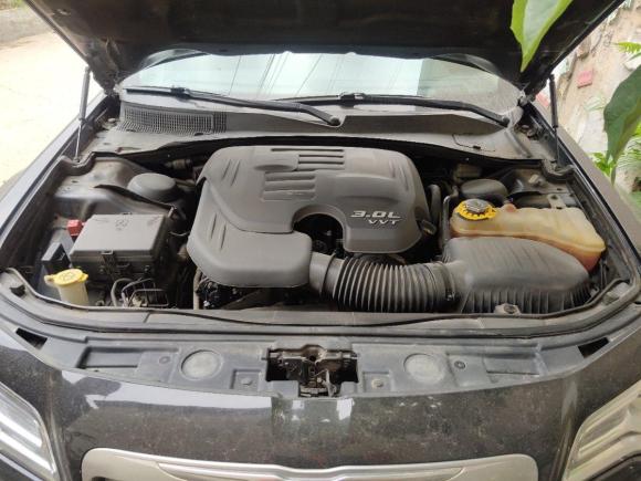 [武汉·鄂A] 二手克莱斯勒克莱斯勒300C2014款 3.0L 卓越版