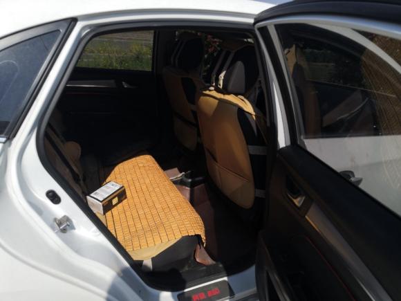 [上海·陕A] 二手奔腾奔腾B302016款 1.6L 手动舒适型