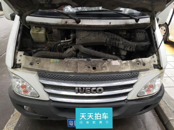 [佛山·粤E] 二手依维柯宝迪2012款 2.5T-A32 基本型