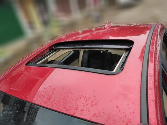 [武汉·鄂A] 二手长安悦翔V72015款 1.6L 自动乐享型 国IV