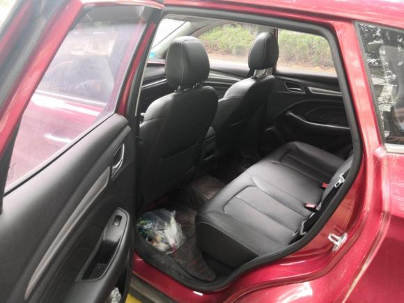 [广州·渝D] 二手荣威荣威RX32018款 1.6L 手动旗舰版