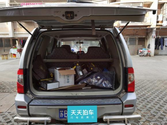[无锡·苏B] 二手日产帕拉丁2004款 2.4L 两驱黑内饰型