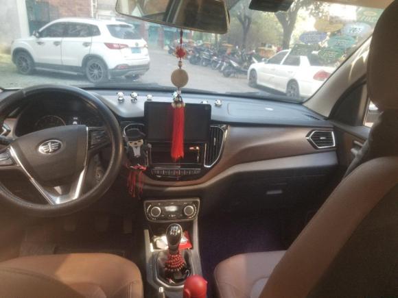 [嘉兴·浙F] 二手一汽森雅R72016款 1.6L 手动智能型