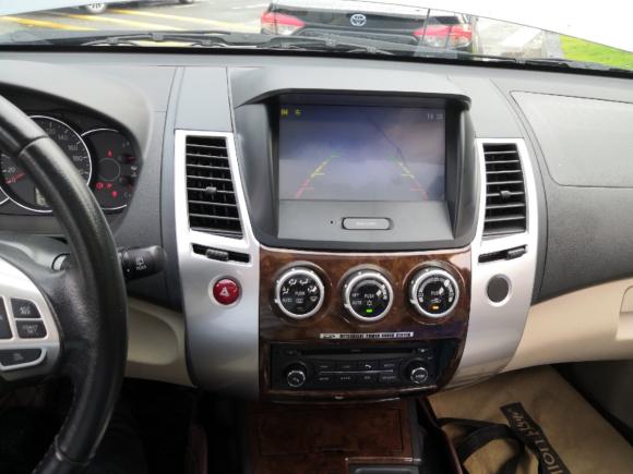 [广州·粤R] 二手三菱帕杰罗・劲畅2013款 3.0L 自动两驱豪华版