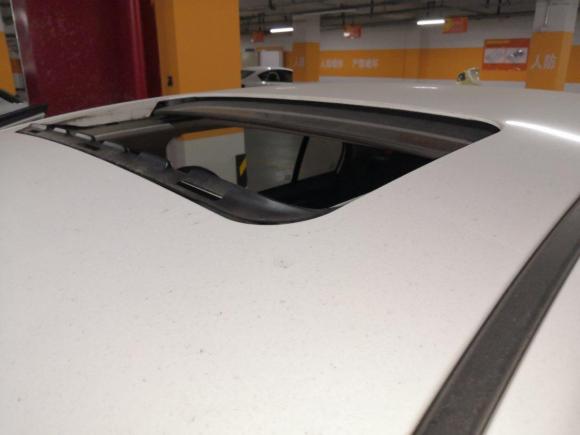 [无锡·苏B] 二手荣威荣威3502014款 1.5L 自动迅悦版