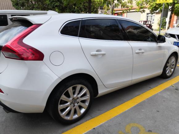 [佛山·粤E] 二手沃尔沃沃尔沃V402015款 1.6T 智雅版