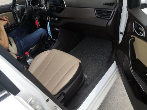 [济南·鲁A] 二手宝骏宝骏310W2017款 1.5L 手动时尚型 国V