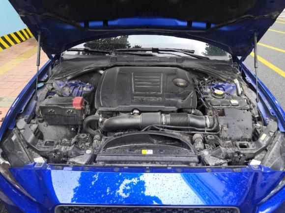 [济南·鲁A] 二手捷豹捷豹XE2018款 2.0T 300PS 四驱R-Sport运动版