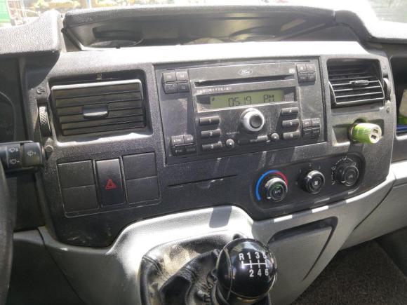 [成都·川A] 二手福特新世代全顺2009款 2.4T柴油标准型短轴中顶国III