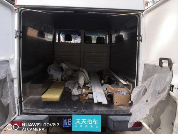 [青岛·鲁B] 二手依维柯得意2017款 2.8T V35箱货中顶3/6座43S5