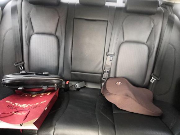 [成都·川A] 二手捷豹捷豹XFL2018款 XFL 2.0T 250PS 豪华版