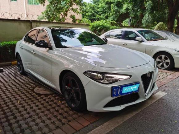 [佛山·粤V] 二手阿尔法罗密欧Giulia2017款 2.0T 280HP 豪华版