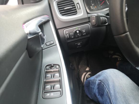 [佛山·粤D] 二手沃尔沃沃尔沃V602014款 改款 T5 智逸版