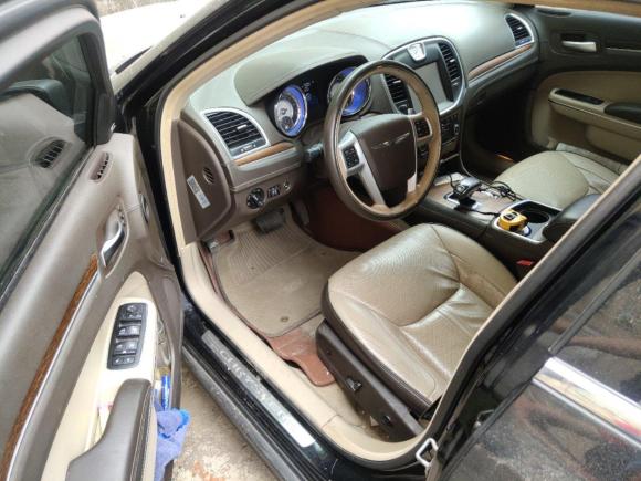[武汉·鄂A] 二手克莱斯勒克莱斯勒300C2014款 3.0L 卓越版