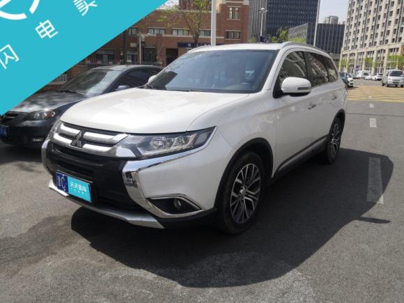 天津三菱欧蓝德2018款24l四驱精英版5座