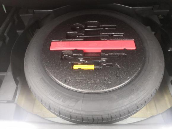 [无锡·苏B] 二手众泰众泰T7002017款 1.8T 双离合尊享型