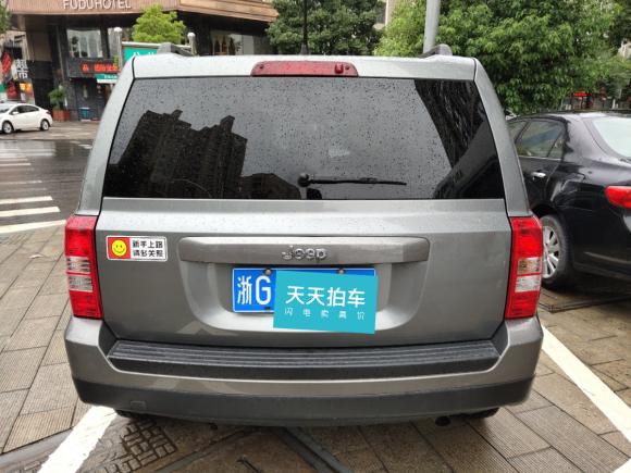 [义乌·浙G] 二手Jeep自由客2012款 2.4 运动版