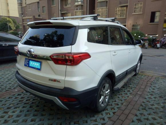 [无锡·湘E] 二手北汽幻速北汽幻速S32016款 S3L 1.5L 手动尊贵型