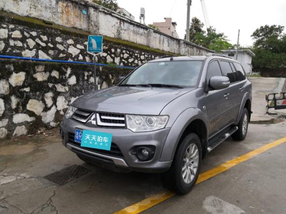 [广州·粤R] 二手三菱帕杰罗・劲畅2013款 3.0L 自动两驱豪华版