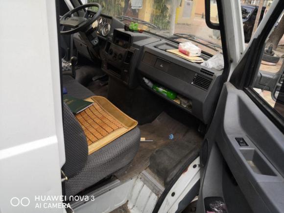 [青岛·鲁B] 二手依维柯得意2017款 2.8T V35箱货中顶3/6座43S5