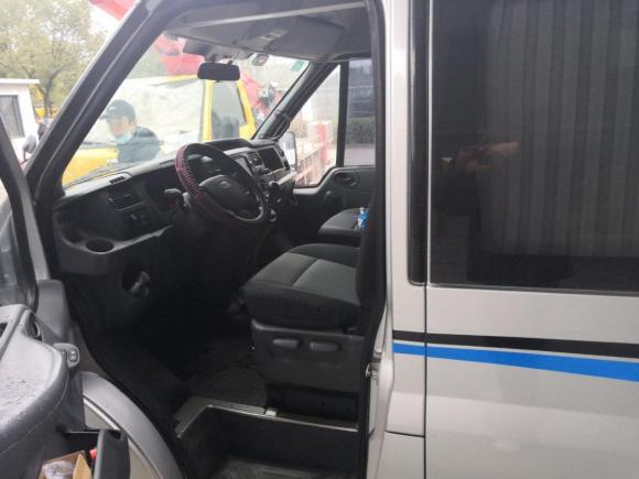 [金华·浙G] 二手福特新世代全顺2015款 2.4T短轴6座中顶多功能车