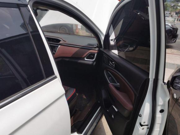 [温州·浙C] 二手长安凌轩2017款 1.6L 手动精英型