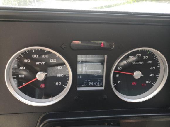 [温州·浙C] 二手依维柯得意2017款 2.8T V35箱货3座43S5