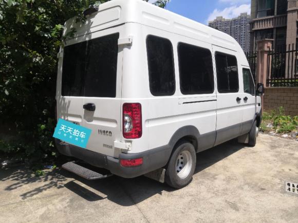 [合肥·皖A] 二手依维柯宝迪2017款 2.5T尊享A37客车高顶6-7座47Z5