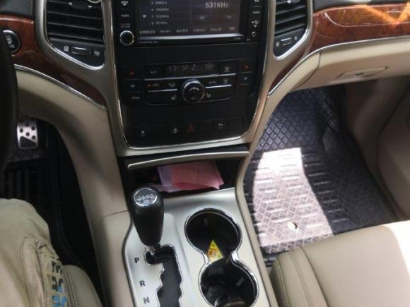 [广州·粤A] 二手Jeep大切诺基2011款 3.6L 豪华导航版