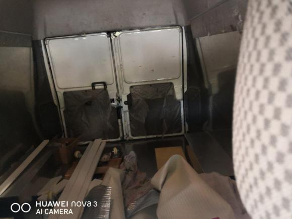 [青岛·鲁B] 二手依维柯得意2017款 2.8T V35箱货中顶3/6座43S5