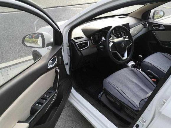 [合肥·皖A] 二手宝骏宝骏310W2017款 1.5L 手动舒适型