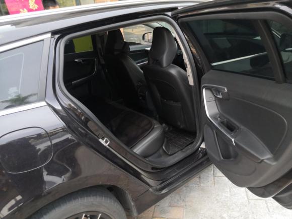 [佛山·粤D] 二手沃尔沃沃尔沃V602014款 改款 T5 智逸版