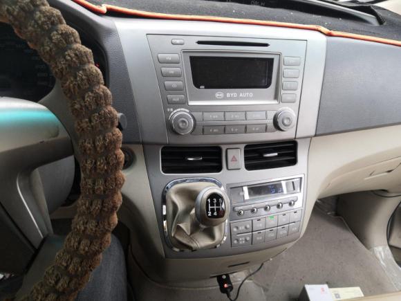 [青岛·鲁B] 二手比亚迪比亚迪M62013款 2.0L 手动舒适型