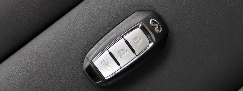 英菲尼迪qx50钥匙隐藏功能qx50钥匙更换电池图解