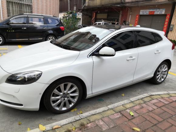 [佛山·粤E] 二手沃尔沃沃尔沃V402015款 1.6T 智雅版