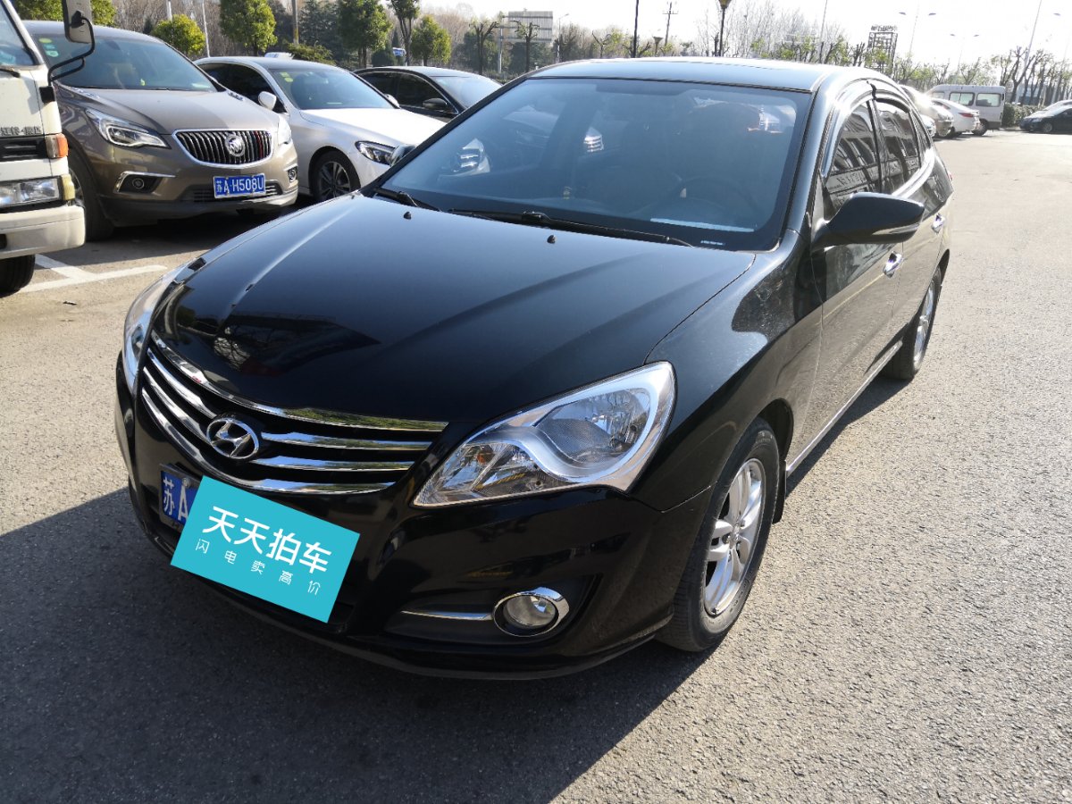 开8年的现代悦动比开7年的长安逸动少卖了0.15万?