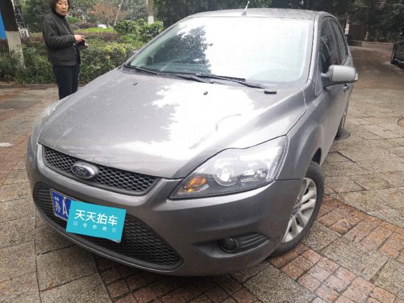 [南京·苏A] 二手福特福克斯2013款 两厢经典 1.8L 自动基本型