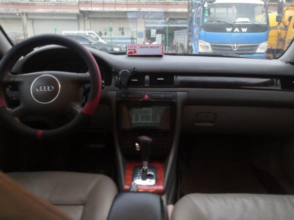 [济南·鲁A] 二手奥迪奥迪A62004款 2.4L 豪华舒适型