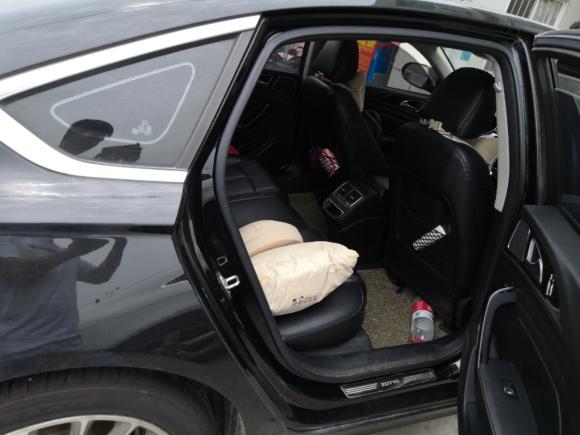 [温州·浙C] 二手众泰众泰Z7002016款 1.8T DCT尊贵型