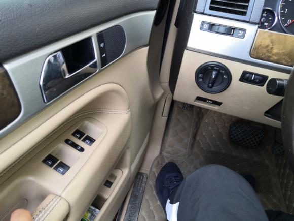 [青岛·鲁B] 二手大众途锐2010款 3.6 限量顶配版