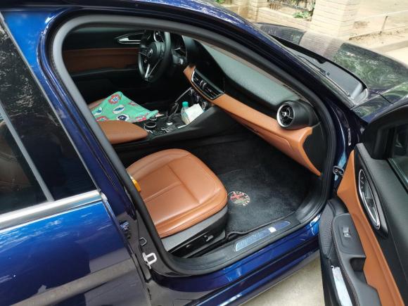 [北京·京Q] 二手阿尔法罗密欧Giulia2017款 2.0T 200HP 豪华版