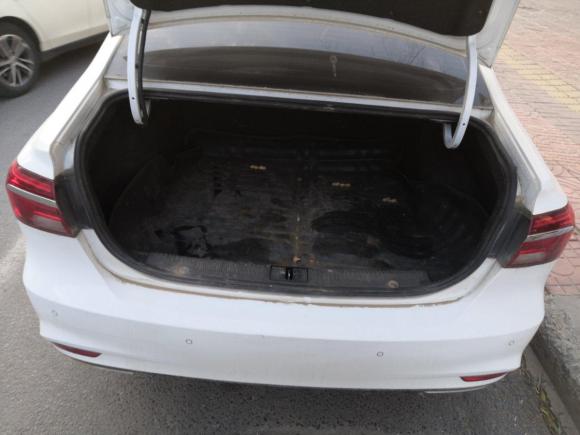 [青岛·鲁Q] 二手荣威荣威i62017款 20T 自动旗舰版