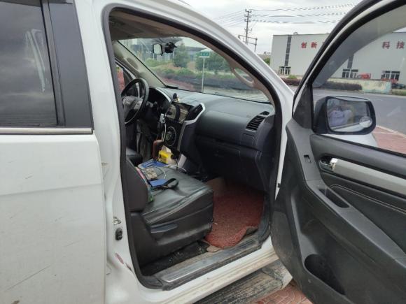 [义乌·浙G] 二手五十铃五十铃mu-X2015款 2.5T 四驱自动尊享型 7座