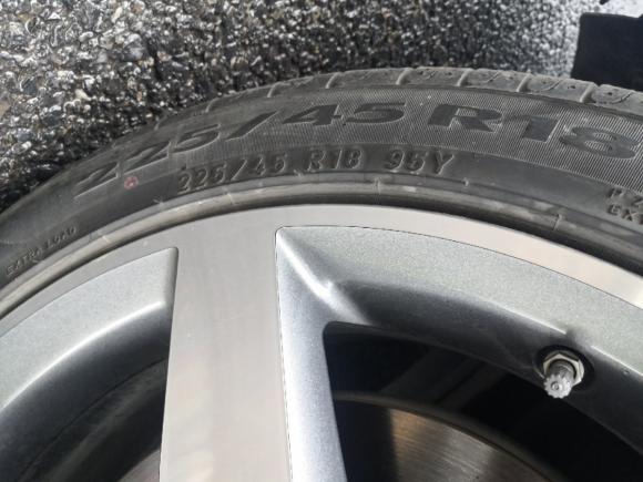 [济南·鲁A] 二手捷豹捷豹XE2018款 2.0T 300PS 四驱R-Sport运动版