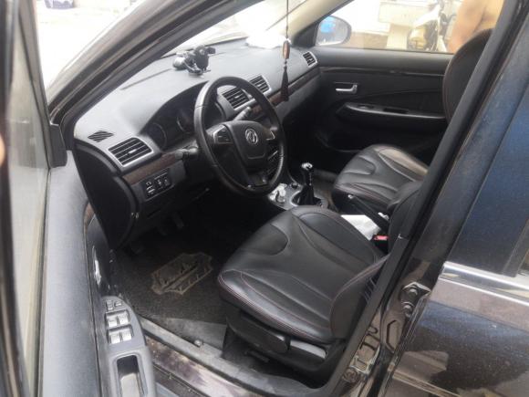 [成都·川R] 二手东风风光东风风光3702016款 1.5L 手动精英居家版 7座