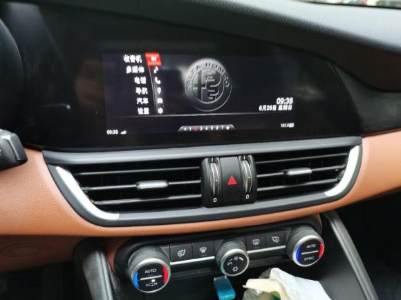 [北京·京Q] 二手阿尔法罗密欧Giulia2017款 2.0T 200HP 豪华版