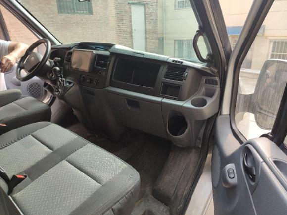 [济南·鲁A] 二手福特新世代全顺2016款 2.2T长轴6/7座中顶多功能车