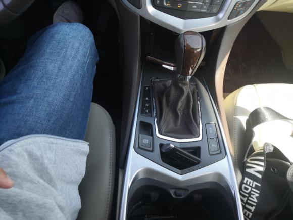 [上海·沪C] 二手凯迪拉克凯迪拉克SRX2010款 3.0L 豪华版