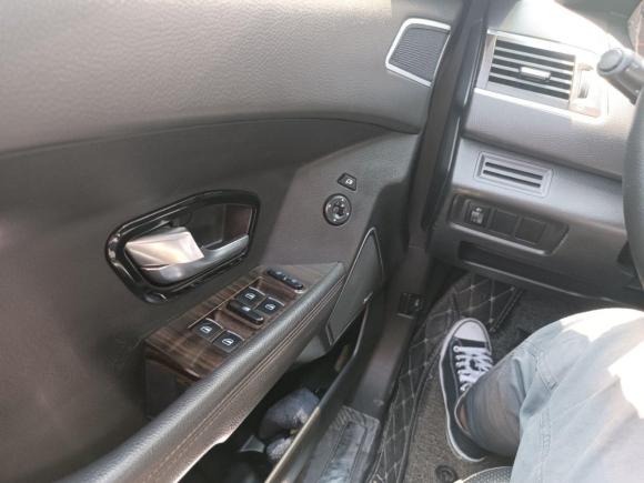 [西安·陕A] 二手陆风陆风X72015款 2.0T 全景尊贵版