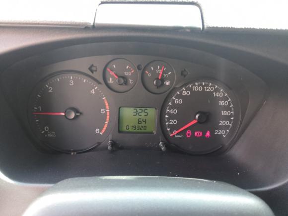 [济南·鲁A] 二手福特新世代全顺2016款 2.2T长轴9座中顶豪华型客车135马力